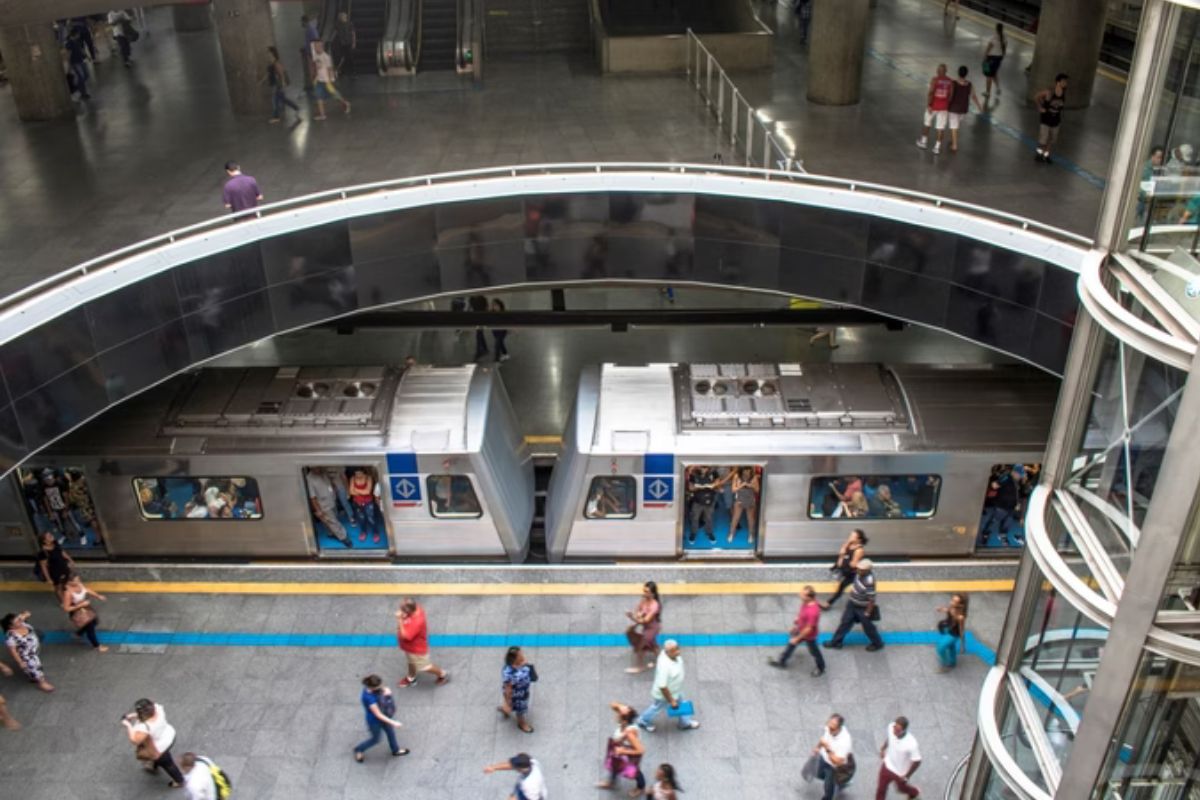Metrô 24h e 150 linhas de ônibus: veja esquema de transporte na Virada