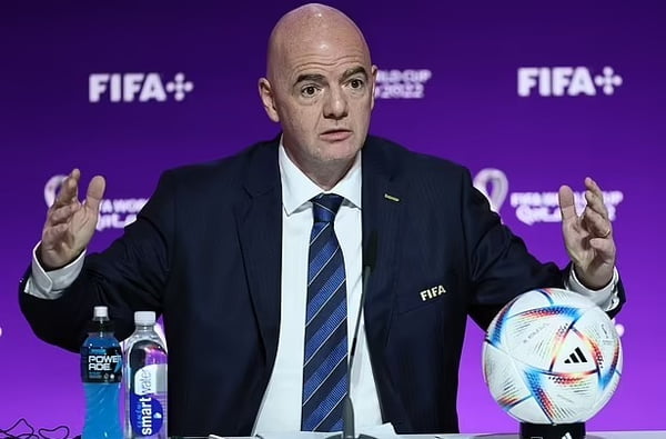 Uefa tenta reconciliação com a Fifa após críticas a Gianni Infantino