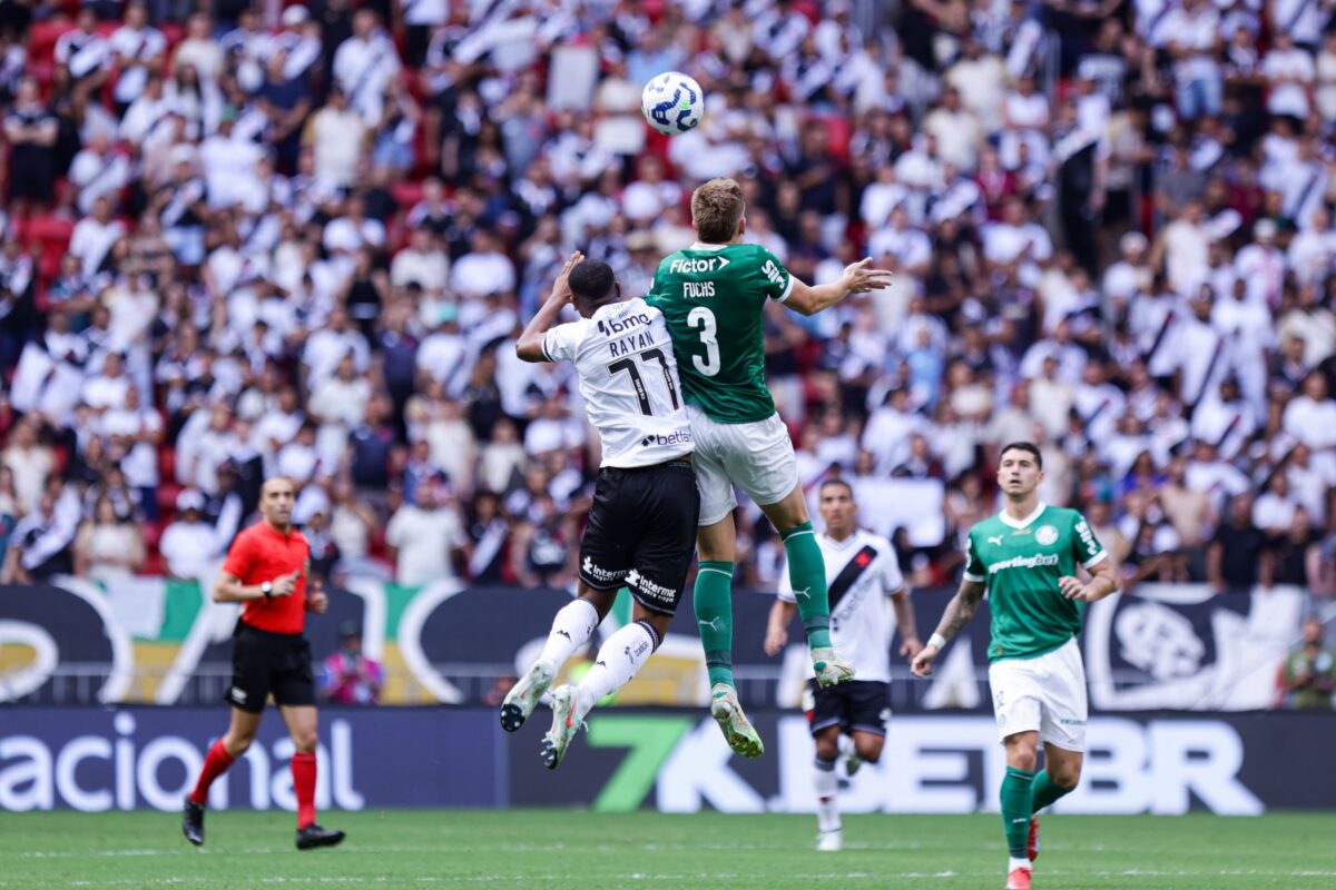 Vasco e Palmeiras medem forças em Brasília pelo Brasileirão. Acompanhe