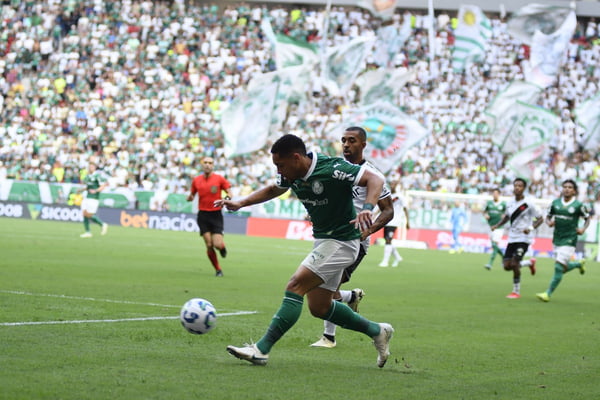 Palmeiras abre o placar contra o Vasco no Mané Garrincha. Acompanhe