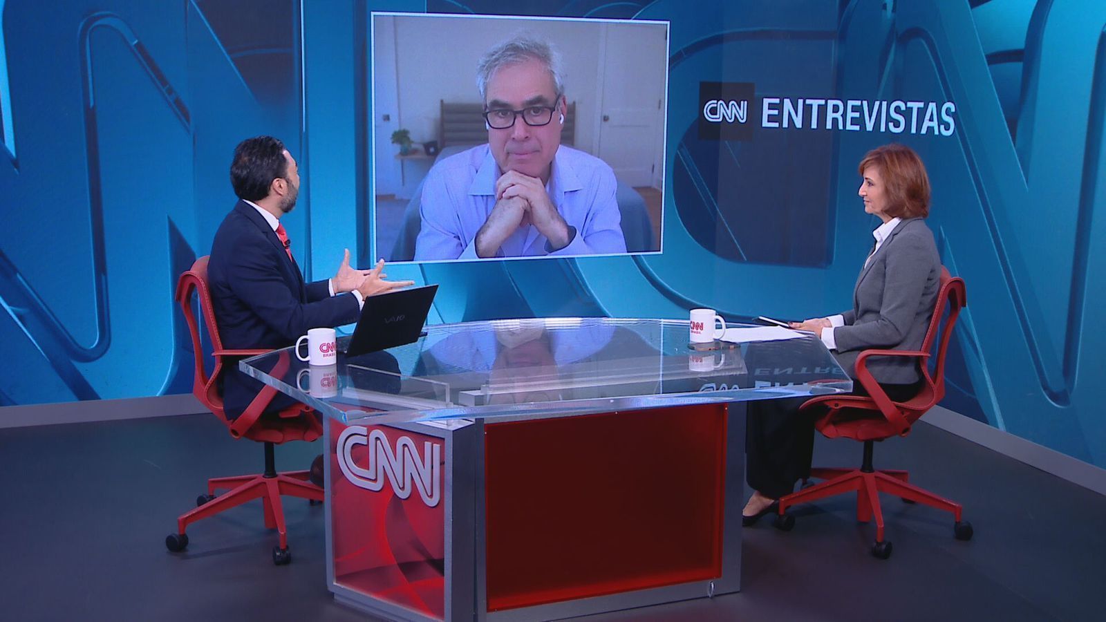 Não somos o cliente, somos o produto, diz Jonathan Haidt à CNN sobre redes