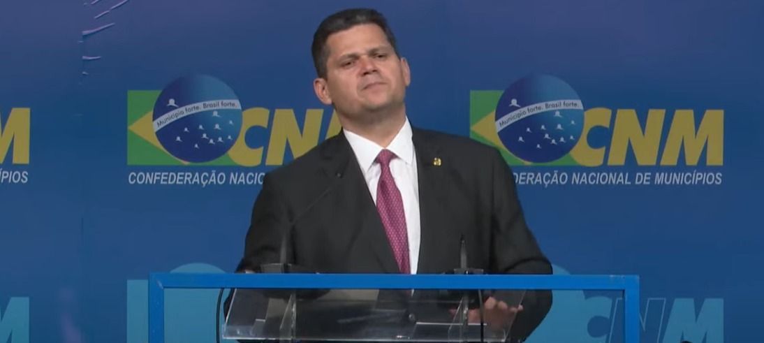 Mulheres na política são sempre muito agredidas e ofendidas, diz Alcolumbre