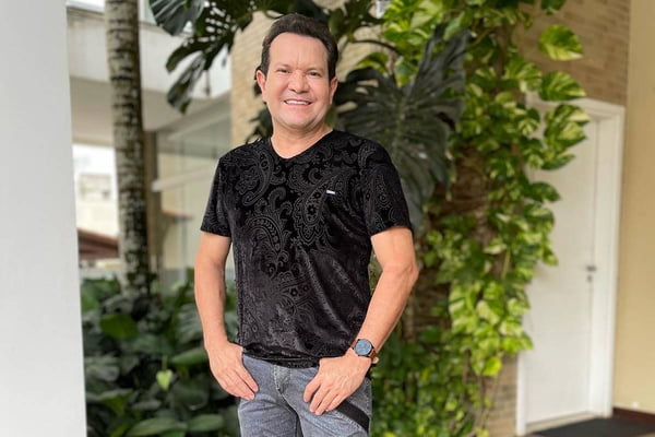 Ximbinha lança projeto solo após rompimento conturbado com cantora