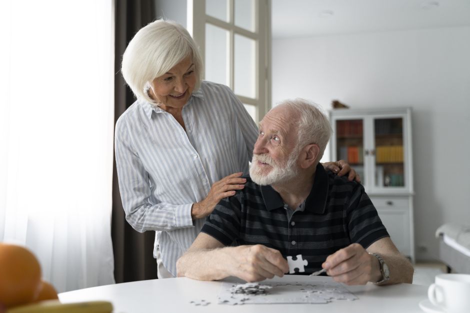 FDA aprova 1º teste sanguíneo para detecção precoce de Alzheimer nos EUA