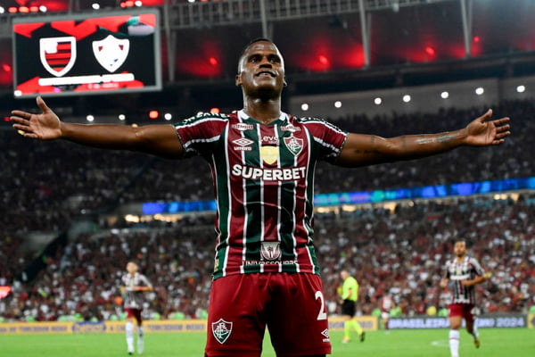 Arias é destaque do Fluminense para jogo contra a Aparecidense no DF