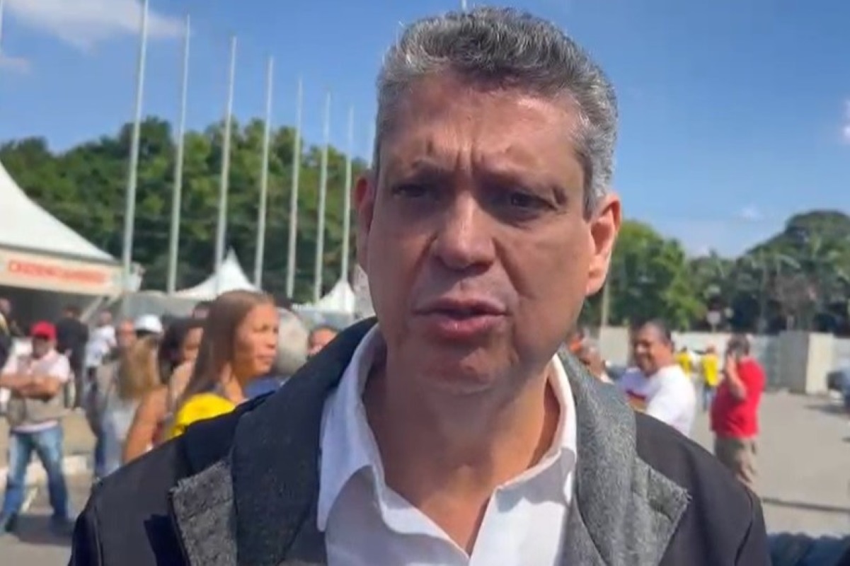 Macêdo diz que não há indício de envolvimento de Lupi na farra do INSS