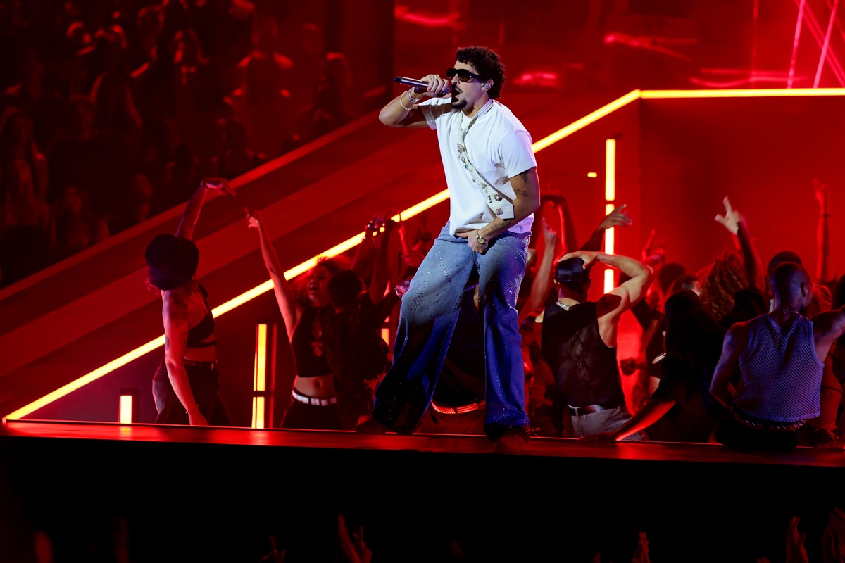 Bad Bunny anuncia data extra no Brasil após ingressos esgotarem
