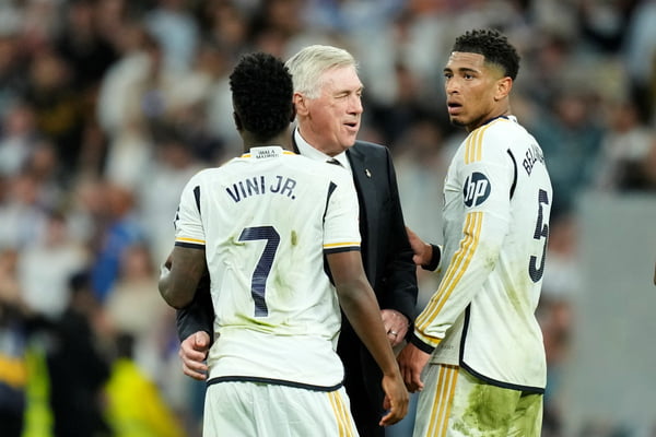Vini Jr. se declara para Ancelotti em despedida: “Te espero no Brasil”