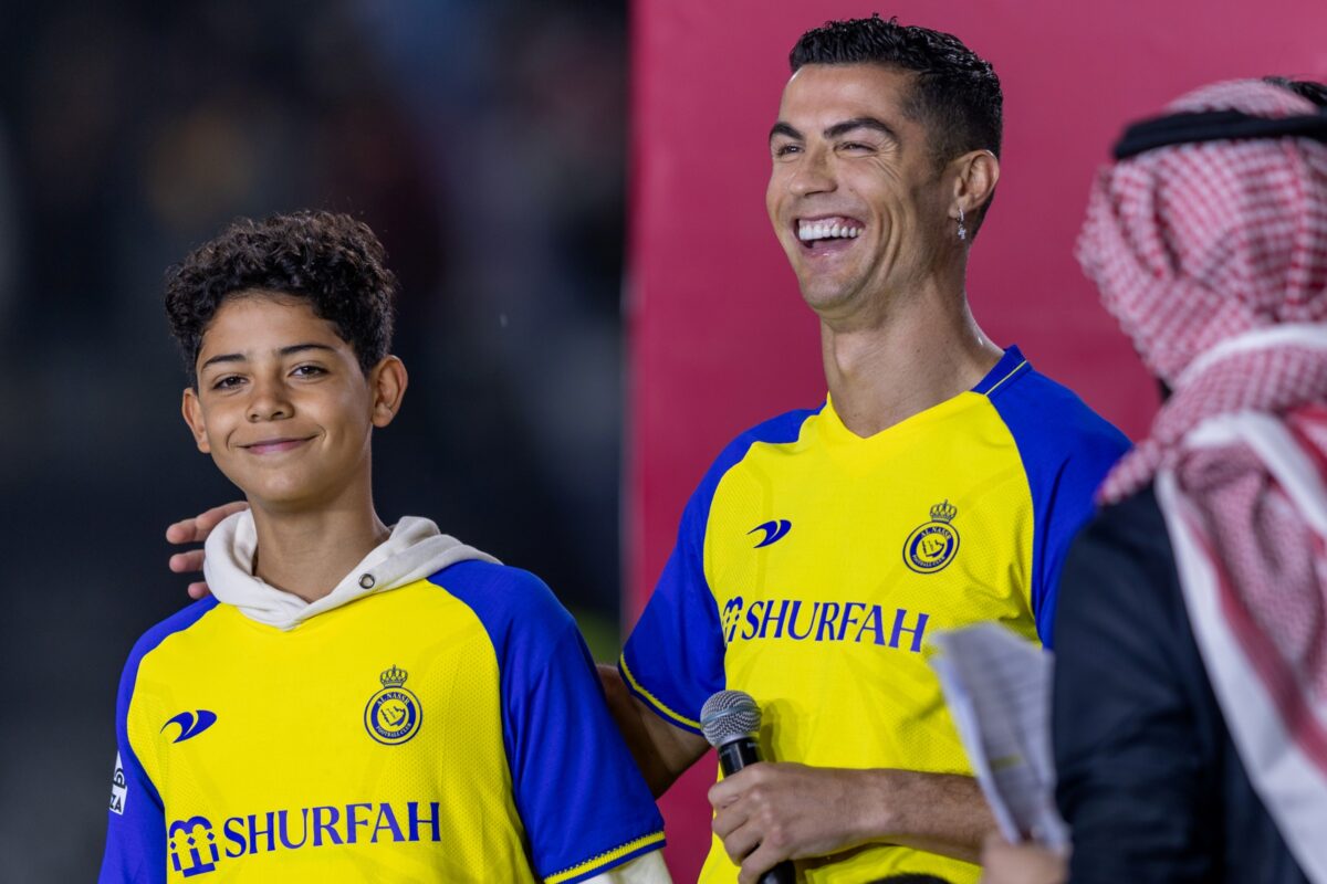 Filho de Cristiano Ronaldo é convocado para Portugal; craque reage