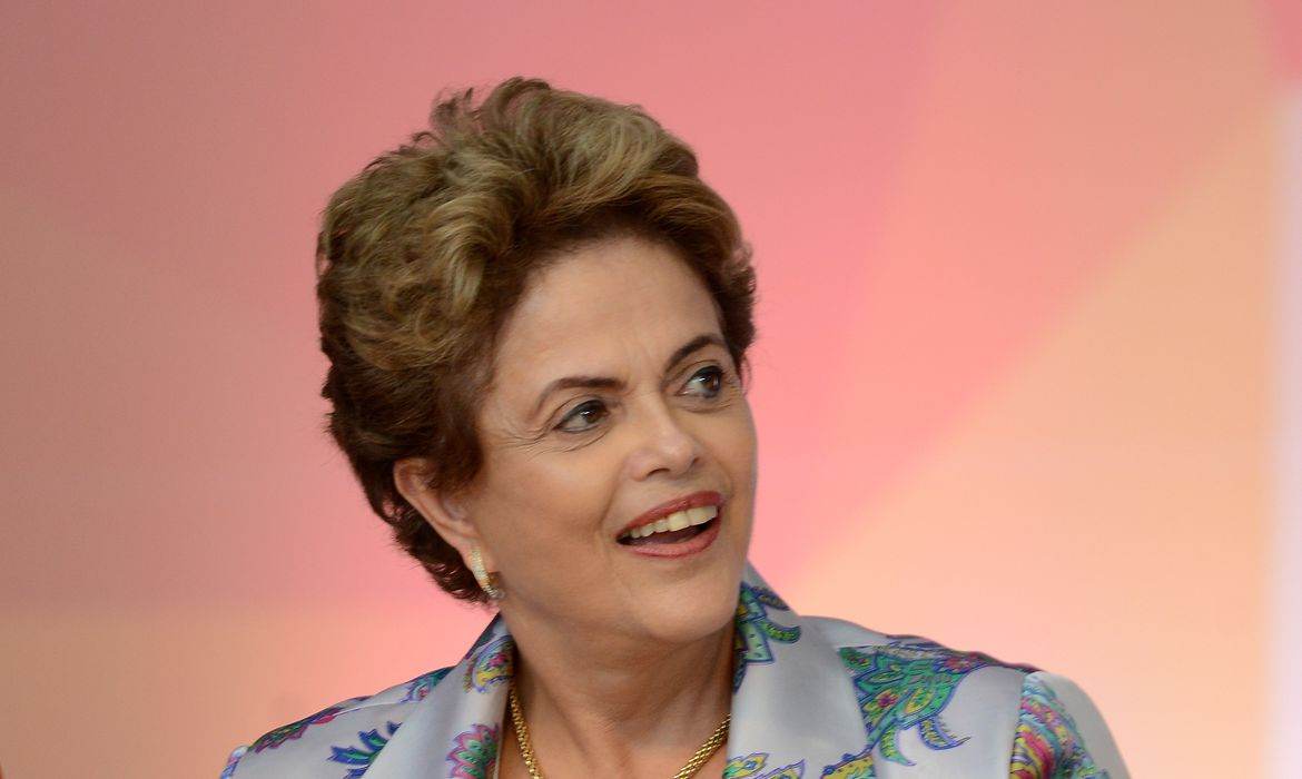 Comissão julga pedido de anistia política a Dilma por violência na ditadura