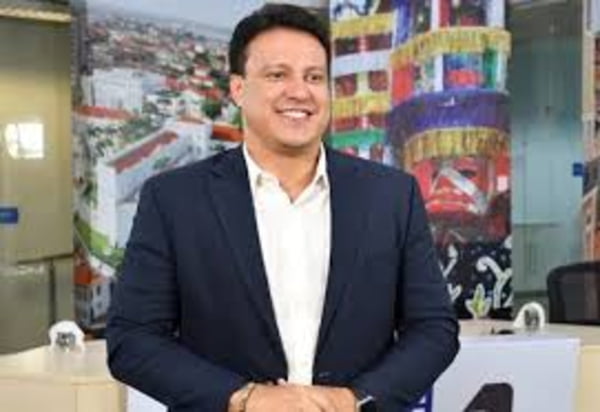 Nikolas protocola pedido de impeachment de Dino por fala sobre petista
