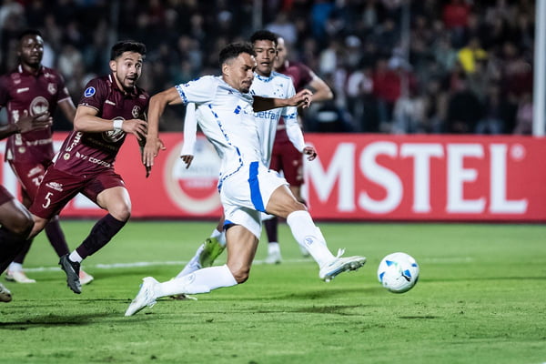 Cruzeiro empata com Mushuc Runa e é eliminado da Sul-Americana