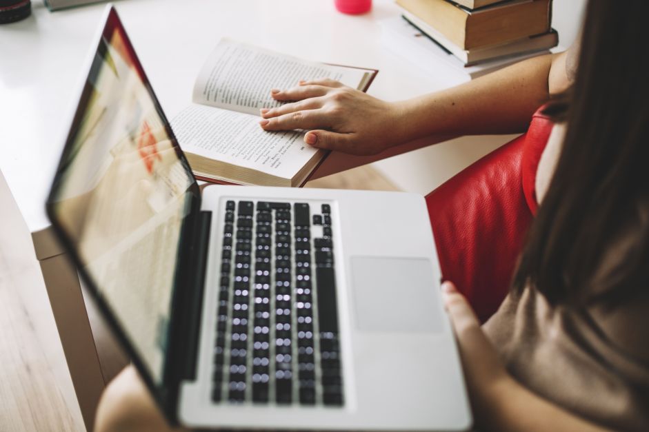 Universidades com cursos on-line vão fechar? Entenda novo decreto do MEC