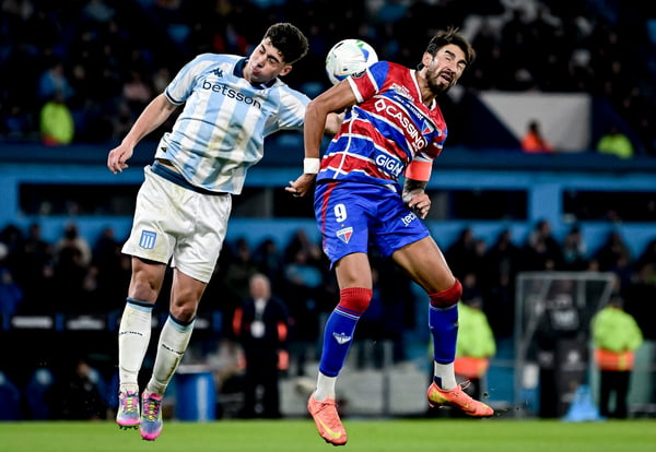 Fortaleza perde no fim, mas avança para as oitavas da Libertadores