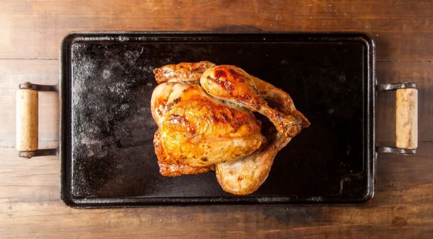 É possível pegar gripe aviária ao comer frango? Entenda a transmissão