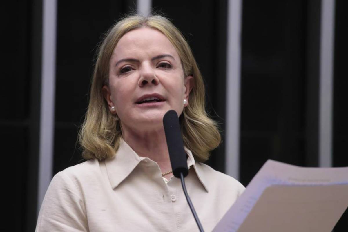 PGR é a favor de abrir queixa-crime contra Gayer por ofensas a Gleisi