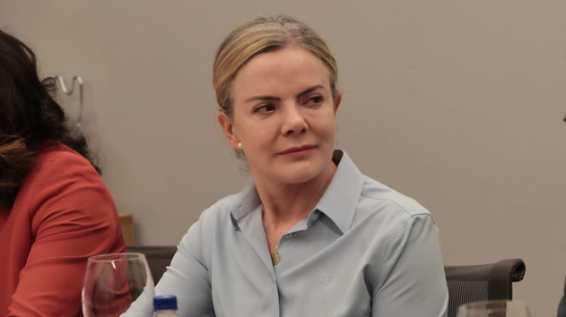 É a posição dele como ministro, diz Gleisi sobre críticas de Rui à CGU