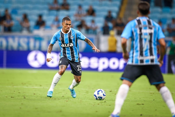 Grêmio e Santos fazem duelo de desesperados pelo Campeonato Brasileiro