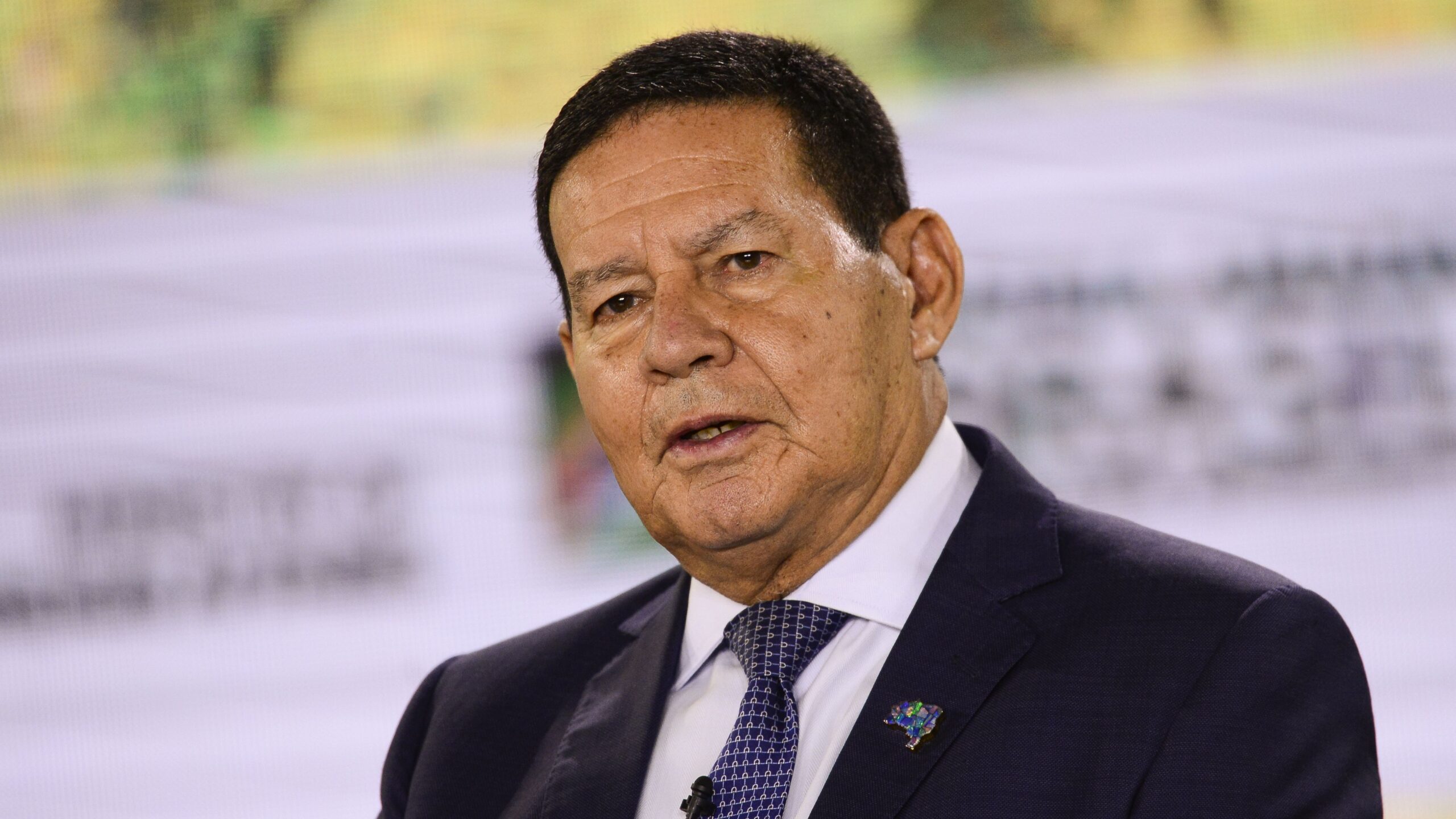 Mourão nega relato de Cid sobre reunião golpista: “Fantasia”
