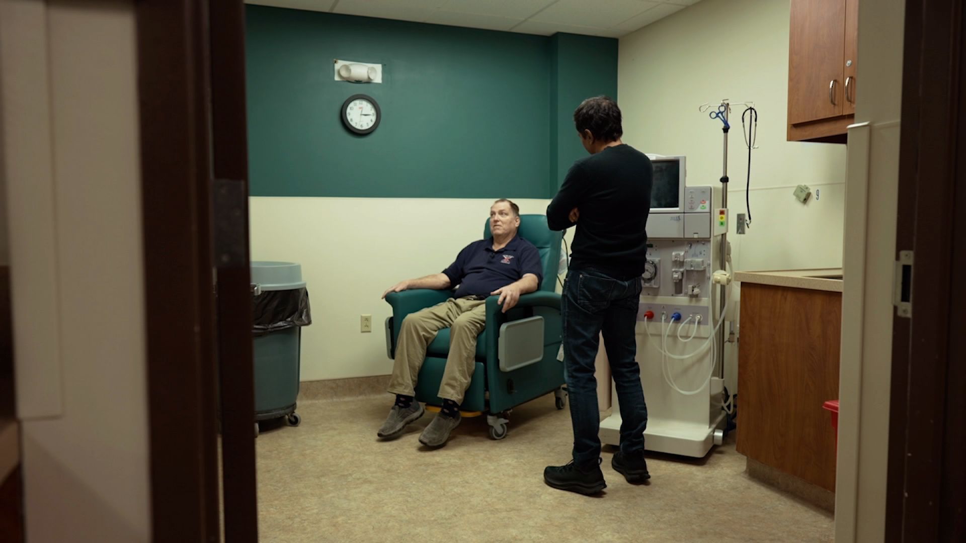 Homem com rim de porco diz que transplante o fez “nascer de novo“