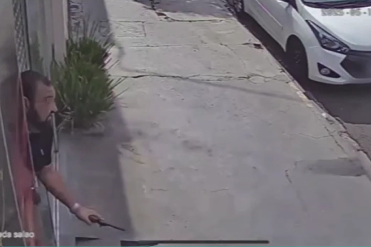Vídeo: homem armado invade salão de beleza para matar ex-esposa em SP