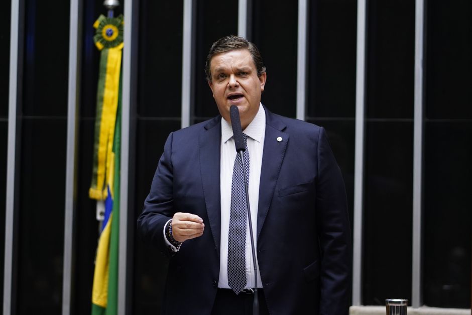 Planalto confirma convite de Lula a Wolney Queiroz para lugar de Lupi