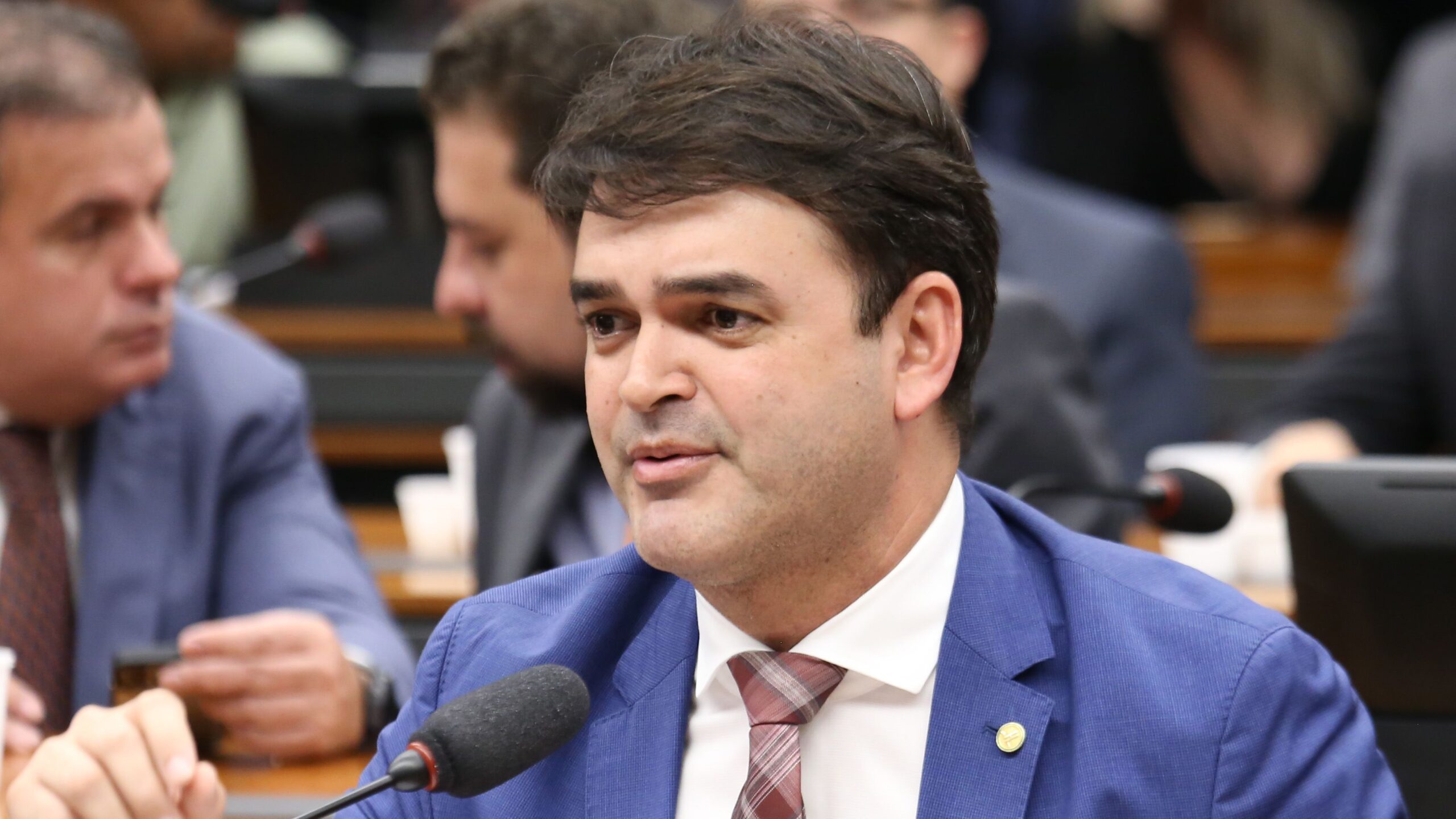 Anistia e INSS não devem atrasar debate sobre isenção do IR, diz deputado