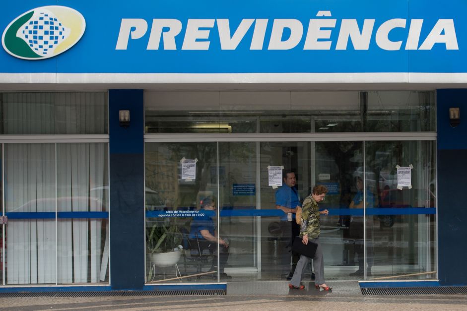 “Aviso importante”: INSS envia mensagem a aposentados que tiveram descontos
