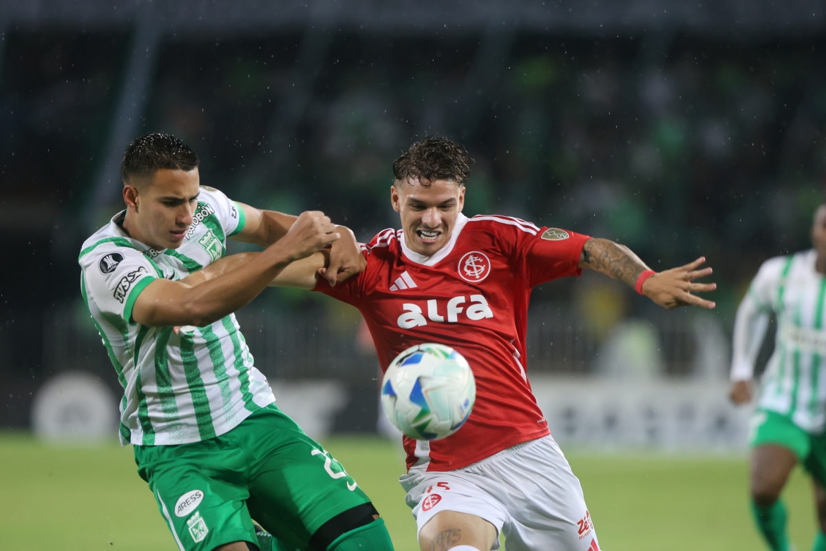 Com torcida expulsa, Inter perde na Libertadores. Assista aos gols