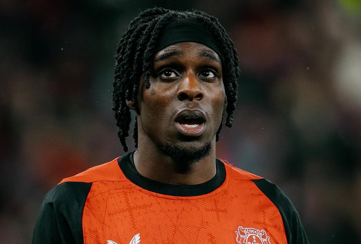 Liverpool encaminha acerto com substituto de Alexander-Arnold