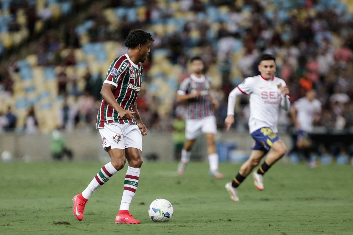 Fluminense vence na Sul-Americana e vira líder. Assista aos gols