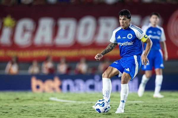 Cruzeiro vence Vila Nova por 3 x 0 e vai às oitavas da Copa do Brasil