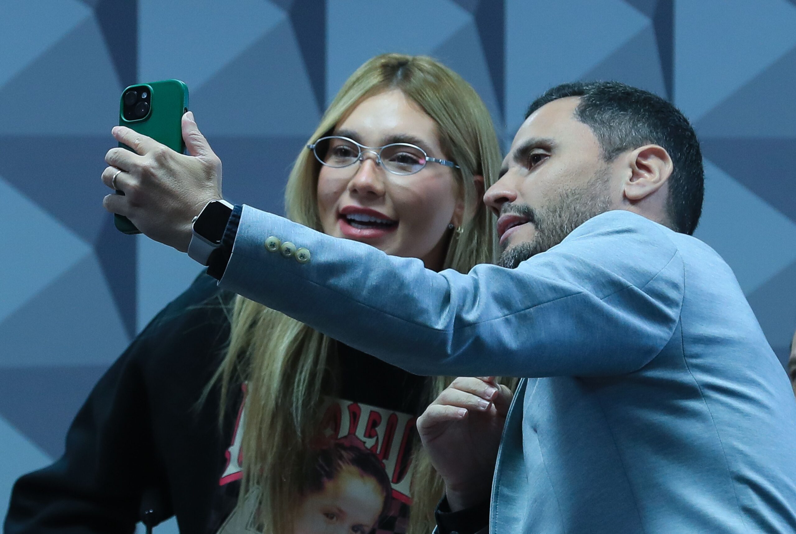 Cleitinho se desculpa por pedir vídeo com Virginia em CPI: “Fui impulsivo“