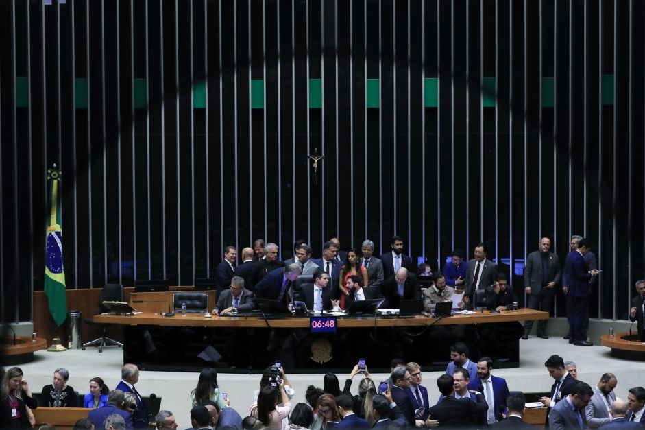 Isenção do IR: governo pede retirada de urgência e destrava pauta na Câmara