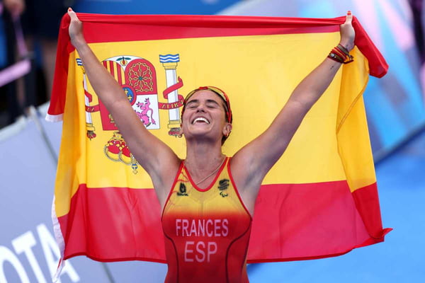 Medalhista paralímpica anuncia aposentadoria após sofrer bullying