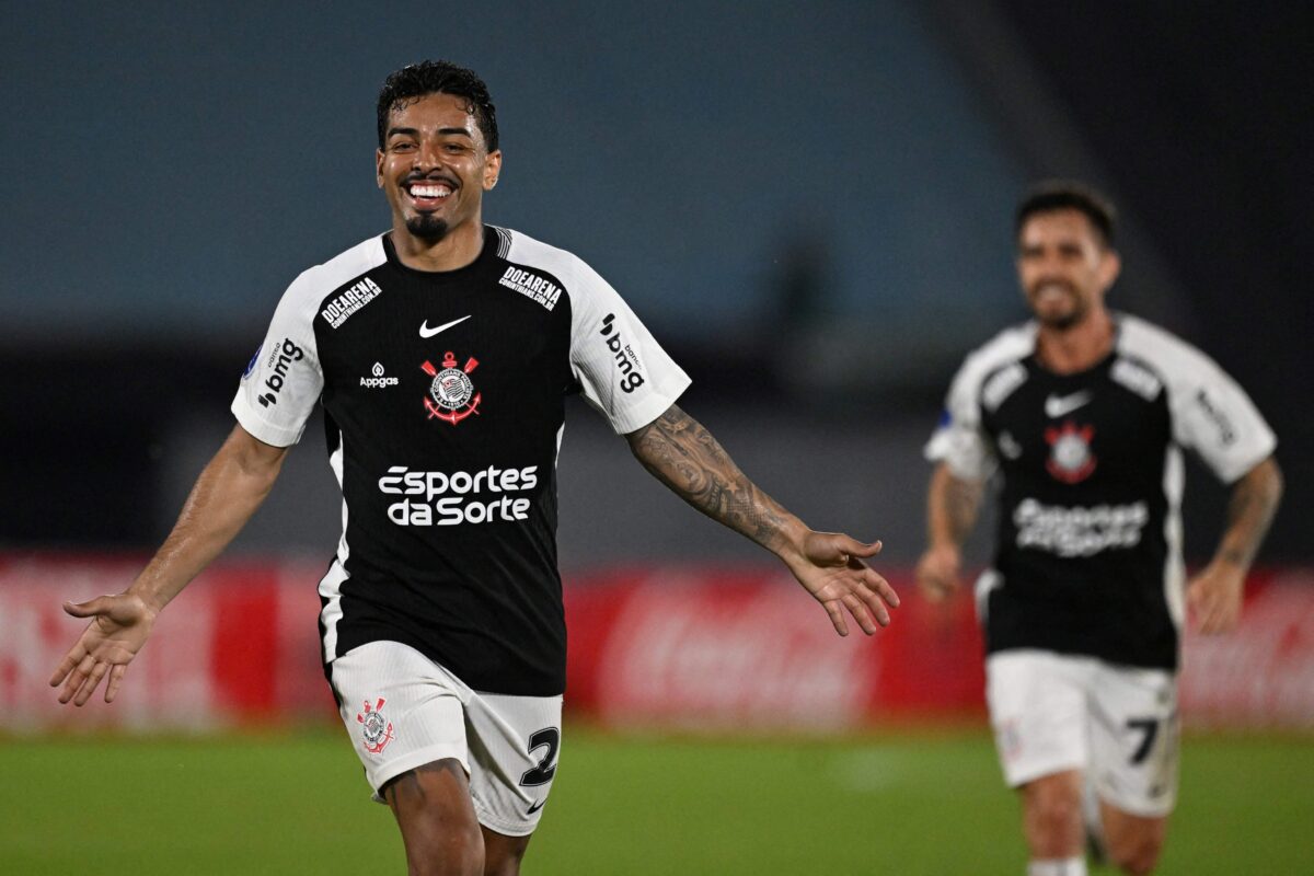 Sul-Americana: Corinthians bate Racing e sobe na tabela