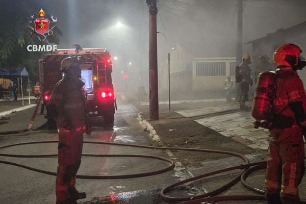 Idosa de 76 anos sofre queimaduras de 1º e 2º graus durante incêndio