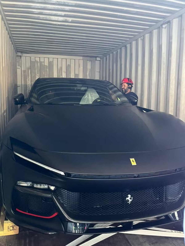 Neymar compra Ferrari avaliada em R$ 7,5 milhões; veja imagens