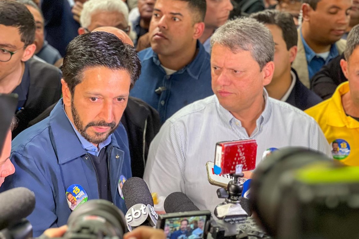 Nunes e Tarcísio anunciam remoção de 4 mil imóveis no Jardim Pantanal