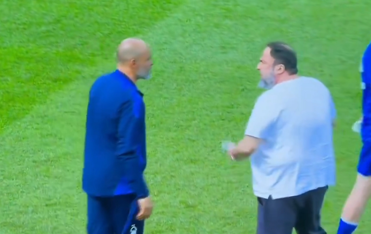 Vídeo: dono de time da Premier League “invade” campo e cobra treinador