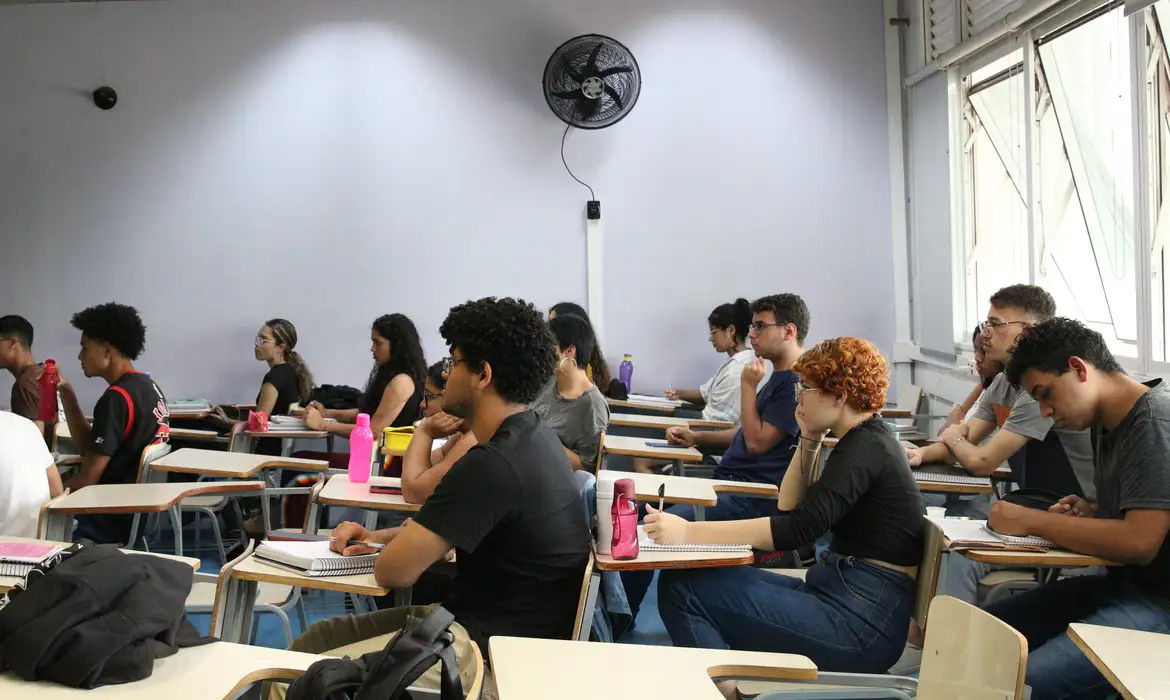 Novo Fies: Caixa amplia prazo para alteração em contratos