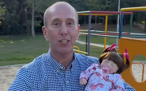 Prefeitura de Sorocaba promove ação para crianças brincarem com bebê reborn