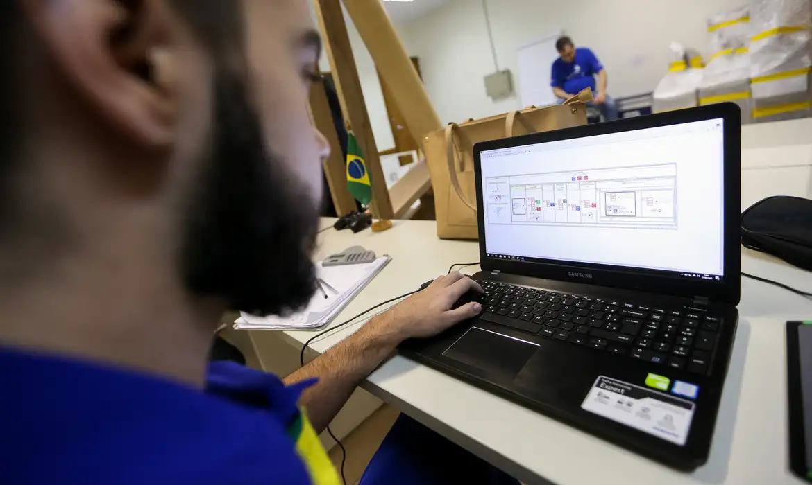 Veja como se inscrever em curso gratuito de inglês oferecido pelo MEC