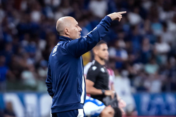 Vídeo: técnico do Cruzeiro faz declaração polêmica após eliminação