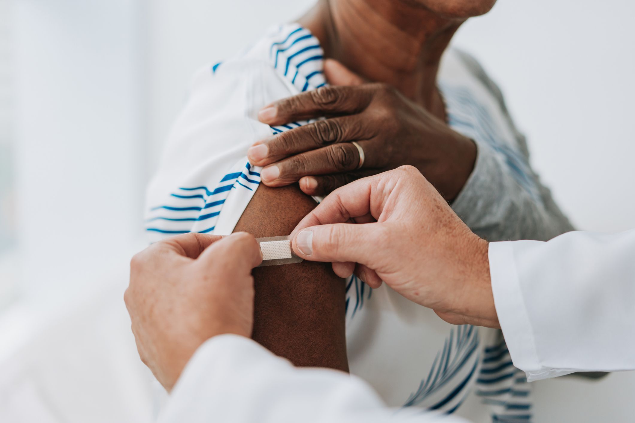 Vacina contra herpes-zóster reduz em 23% risco cardiovascular, diz estudo