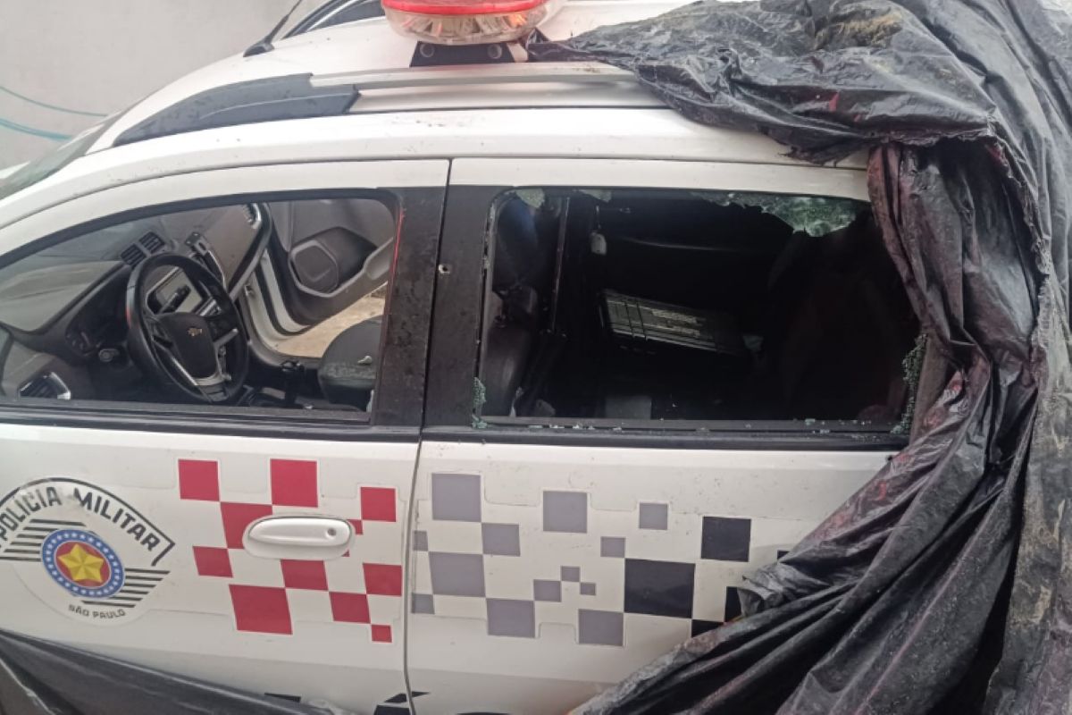 Vídeo: PM é baleado em ataque a viatura na zona leste
