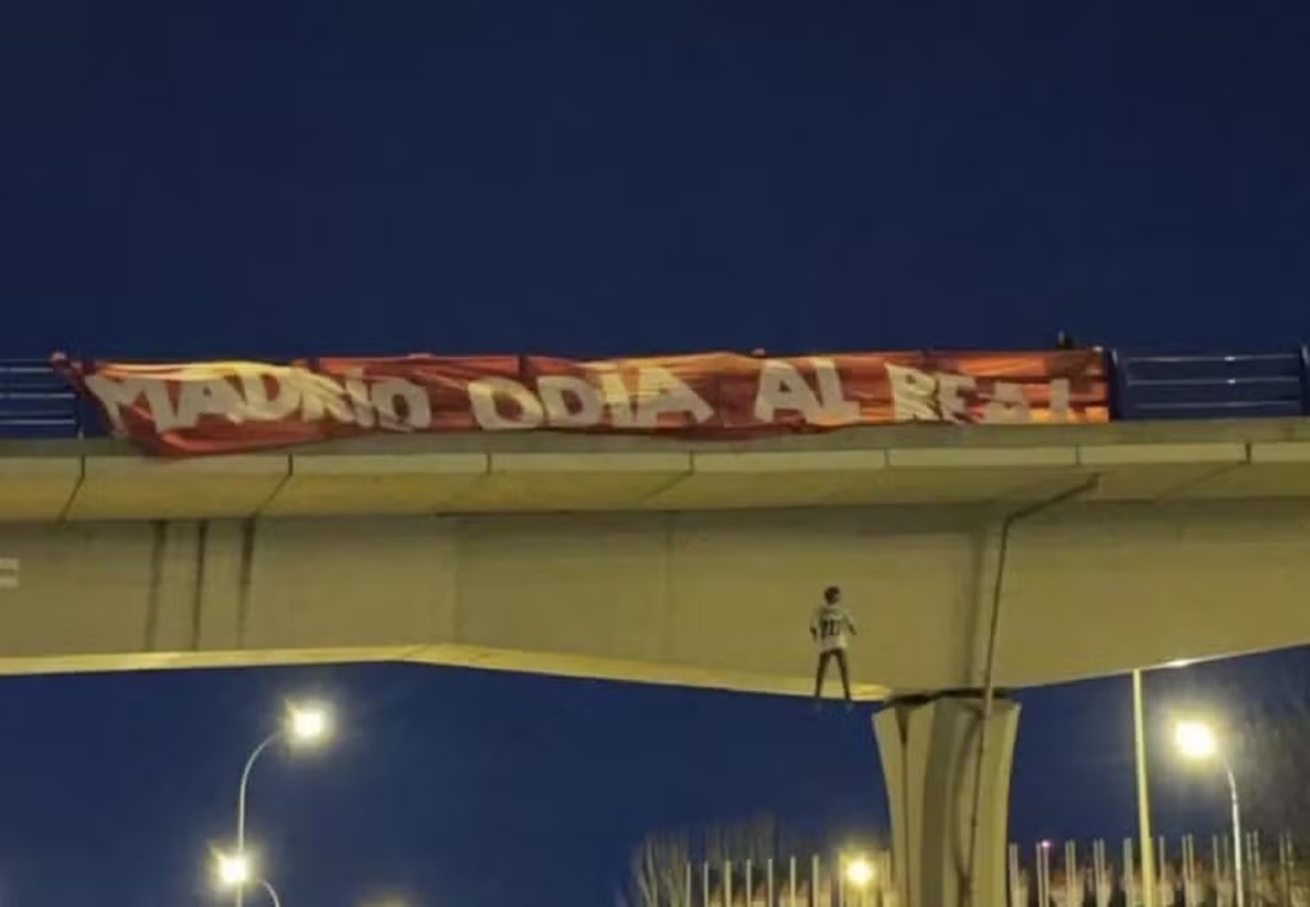 Vini Jr. revela que temeu pela vida ao ver boneco pendurado por rivais