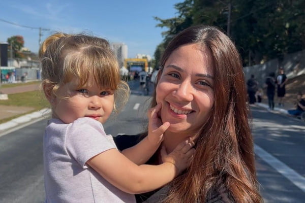 Pais escolhem palco perto de casa para levar filhos na Viradinha