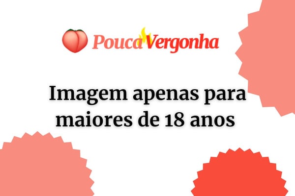 Vinho, Netflix e sexo: as posições mais gostosas para transar no sofá