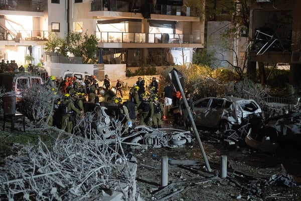 Irã dispara 3ª onda de mísseis em contra-ataque a Israel